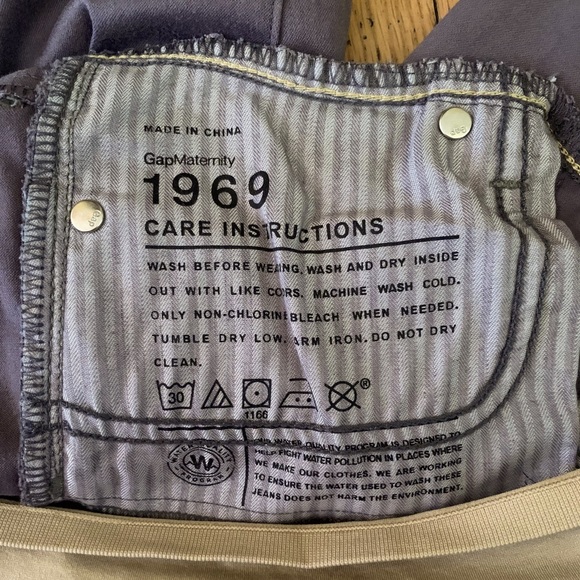 🔥 2/$50 🔥 NWOT Gap Maternity - Maternity Jeans - Picture 3 of 4